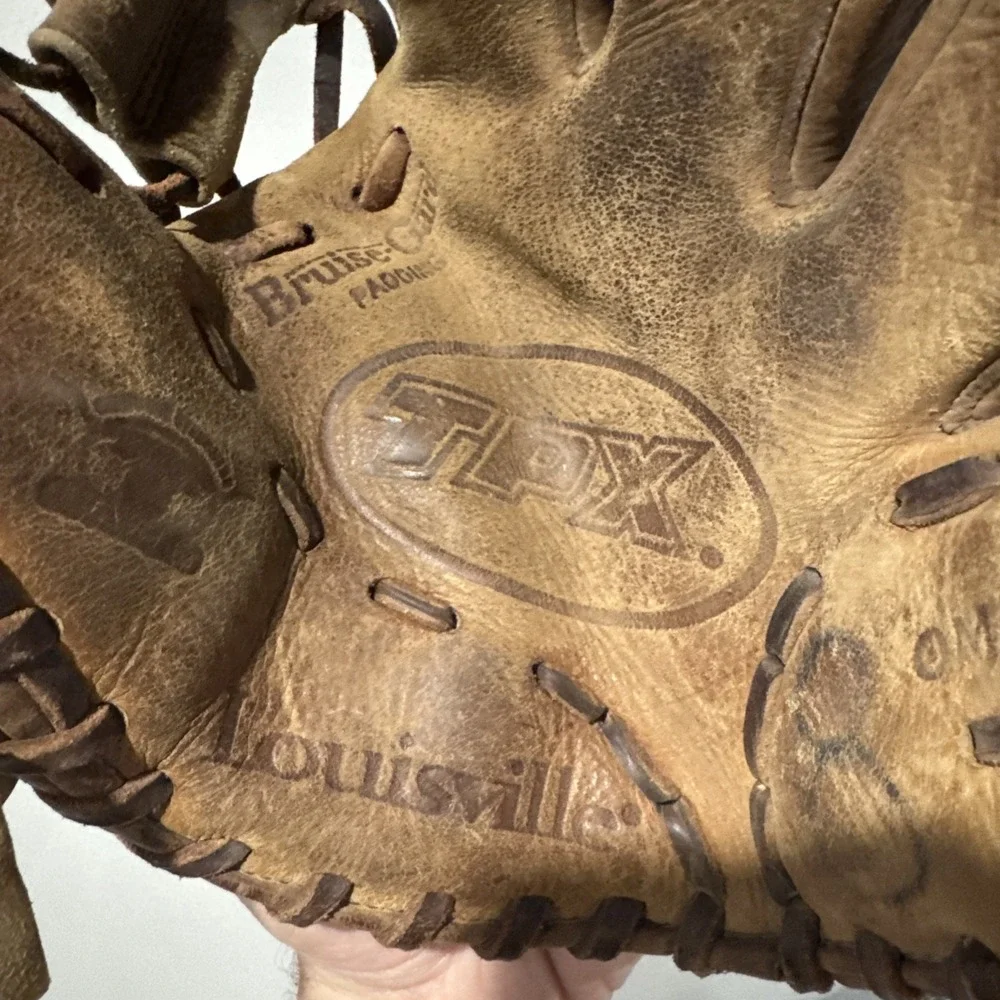 Louisville Slugger Right Hand Throw TPX omaha pro Baseball 11.5 Glove OPX1151